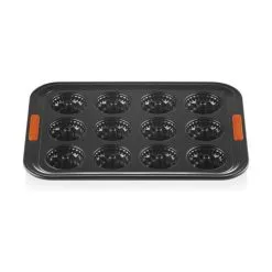 Le Creuset Mini Bundtform